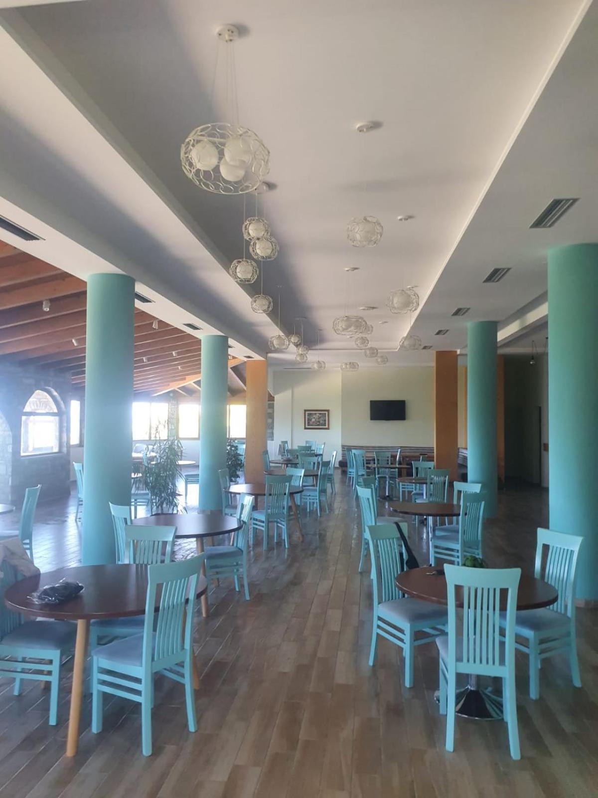 Doko Hotel Radhimë Extérieur photo