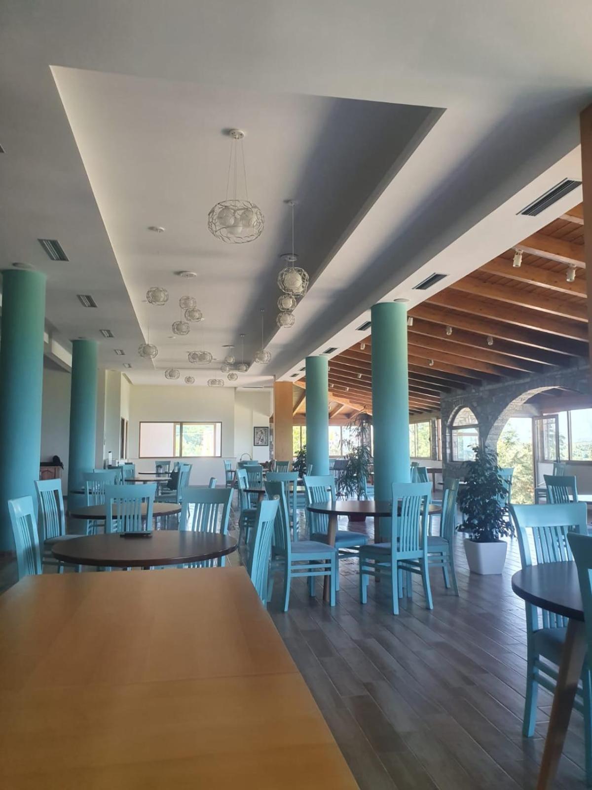 Doko Hotel Radhimë Extérieur photo