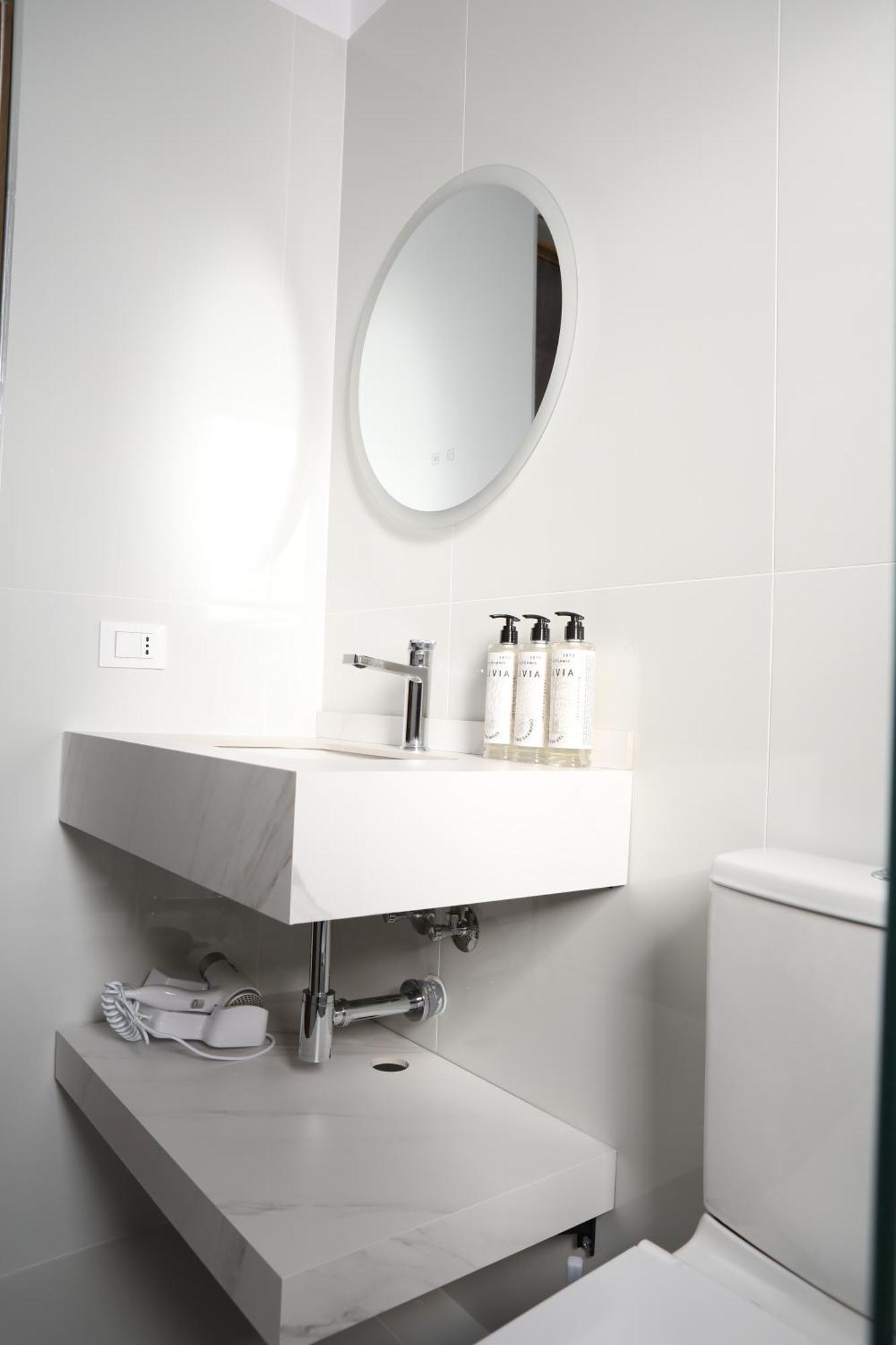 Doko Hotel Radhimë Extérieur photo