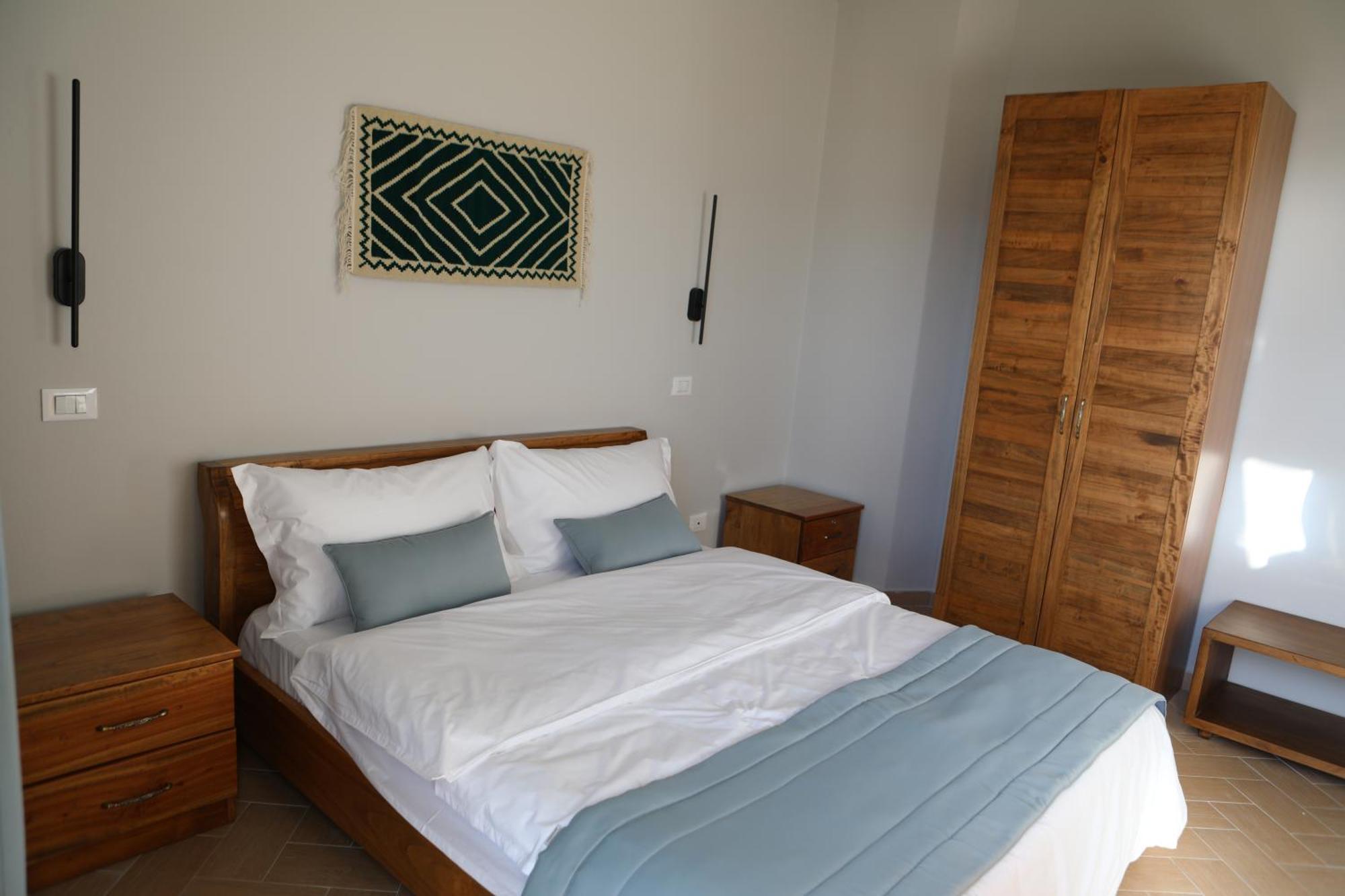 Doko Hotel Radhimë Extérieur photo